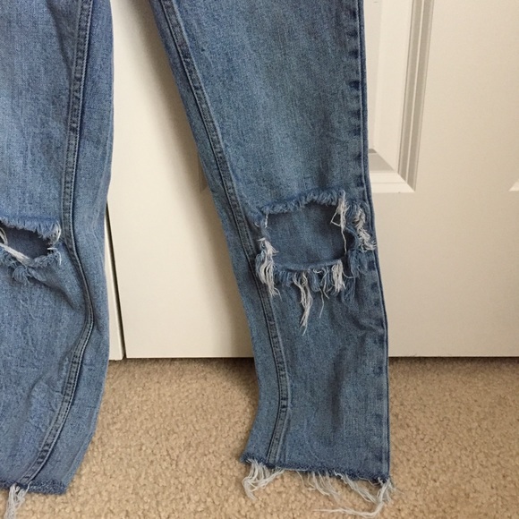 *SOLD* ASOS Ripped Skinny Jeans - Picture 3 of 3